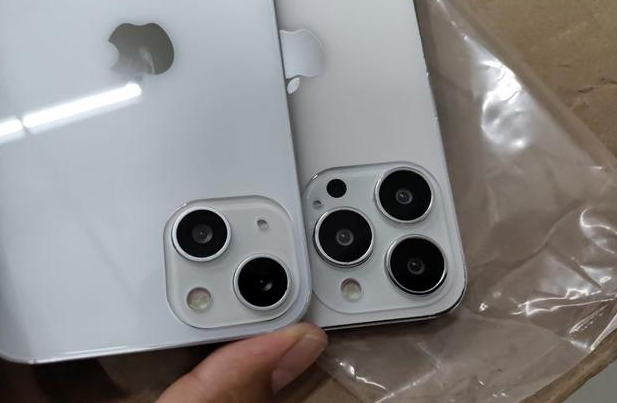 华容苹果手机维修分享iPhone 13‌机模长什么样 